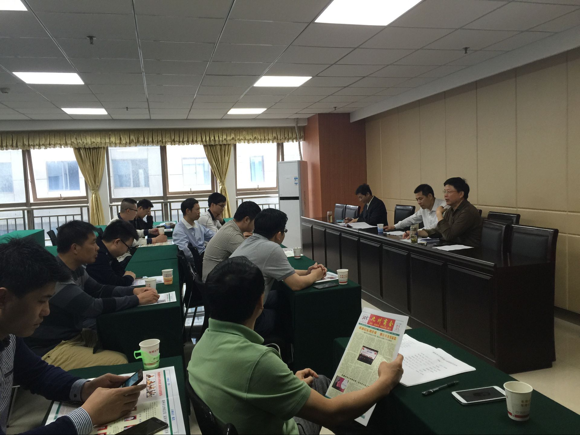 赣州市九州商会金融服务行业召开小组会议